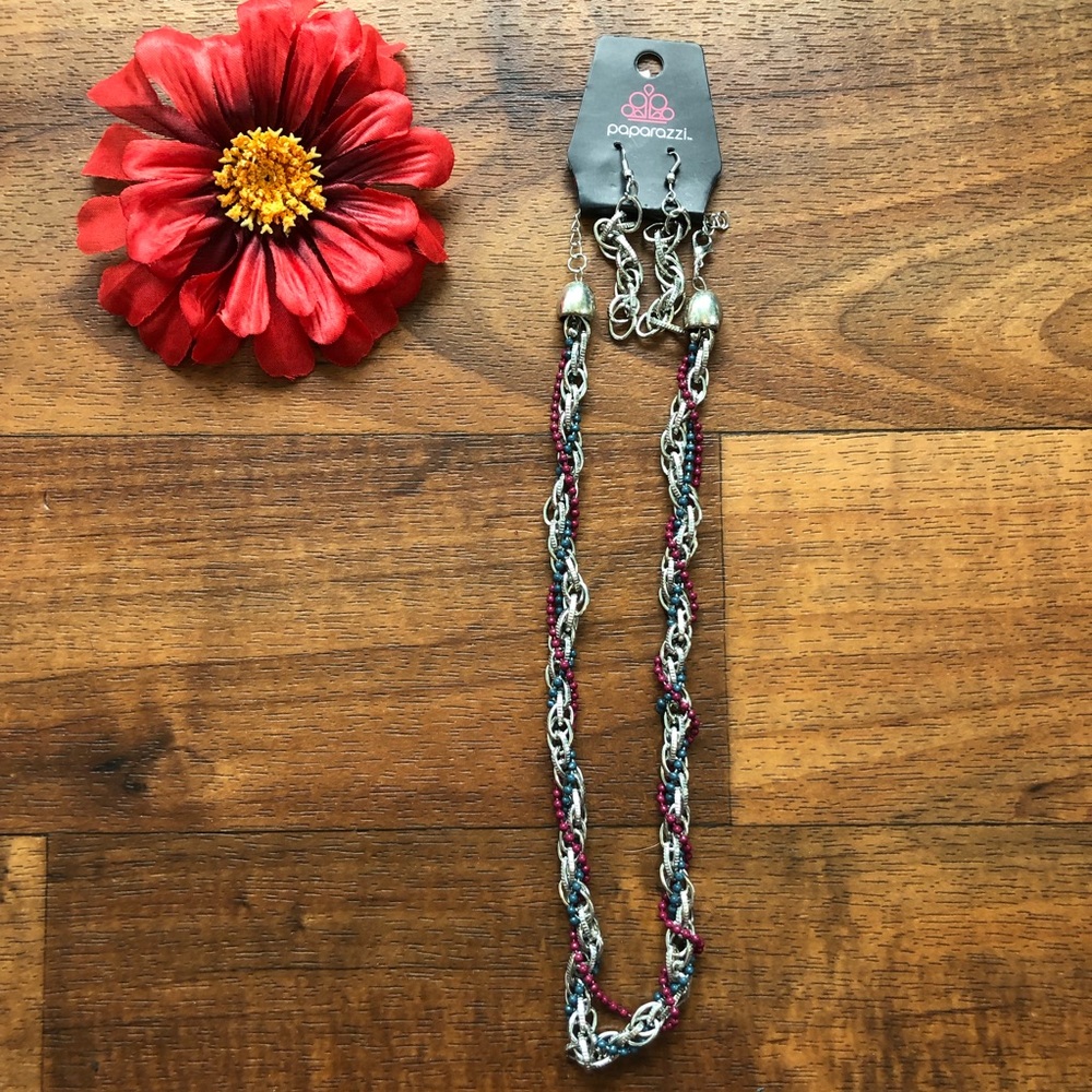 NWT Paparazzi Earring and Necklace Set